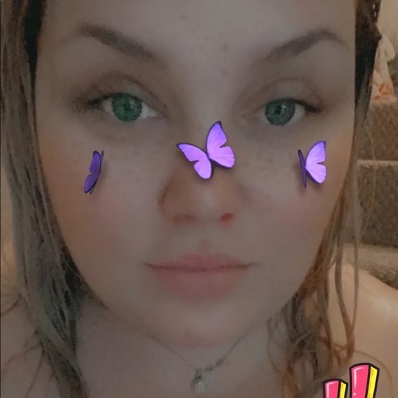 Meet your Posher, Denija - Picture 5 of 6